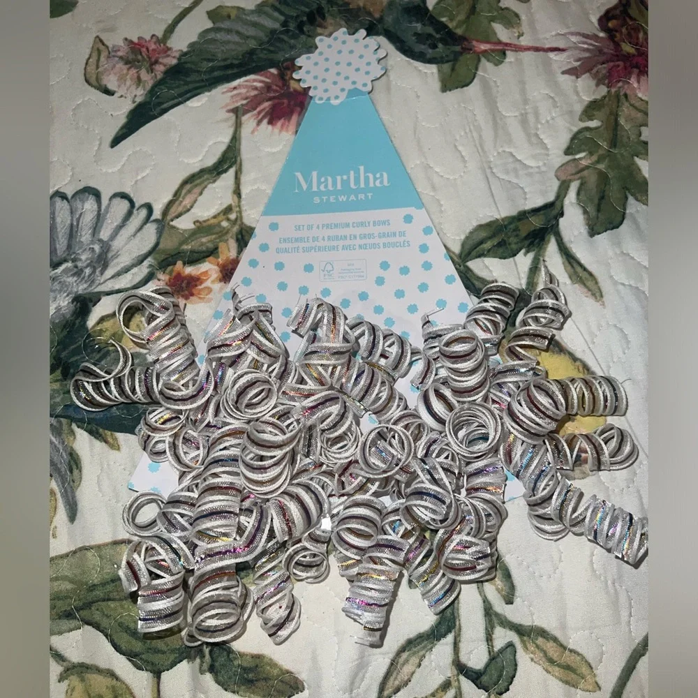 Martha Stewart set of 8 curly bows NWT